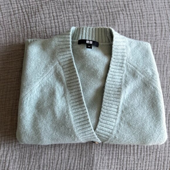 UNIQLO Soufflé Yarn Cardigan - Medium | Aqua Blue - Picture 3 of 3